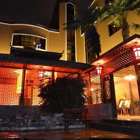 Kunming Green Lake Hostel Экстерьер фото